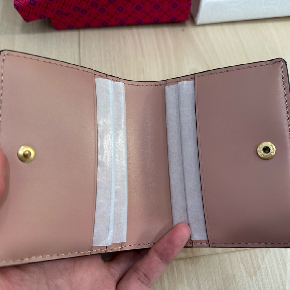 (NWT) Tory Burch Lee Radziwill Mini Wallet 73584 - Picture 4 of 9